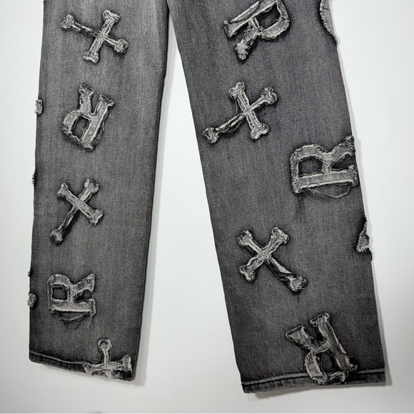 NWT Racer Worldwide Women’s Distressed Letter Patched Baggy Jeans in Size 28 - Picture 10 of 12